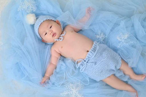 代怀包生男孩机构宝宝大便蛋花